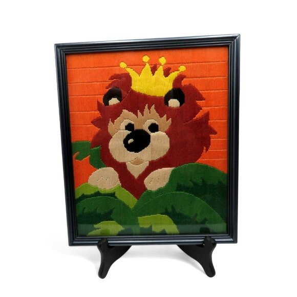 LION King NEEDLEPOINT Framed in Black Wood Frame 10.7 x 9.5" Vintage - Picture 1 of 10